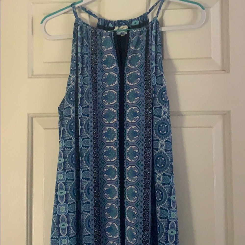 Flowy sleeveless dress 🌀